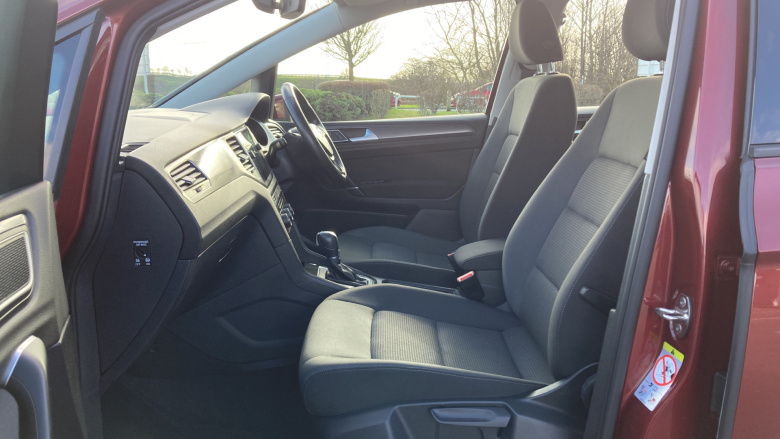 Volkswagen Golf SV 1.5 TSI EVO 130 SE [Nav] 5dr DSG Petrol Hatchback